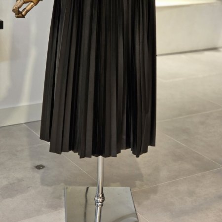 레더 플리츠 롱 스커트