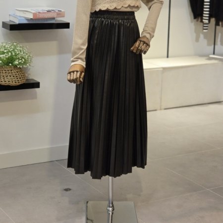 레더 플리츠 롱 스커트