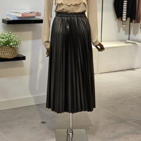 레더 플리츠 롱 스커트