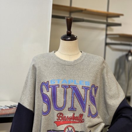 베이스 배색 오버핏 맨투맨