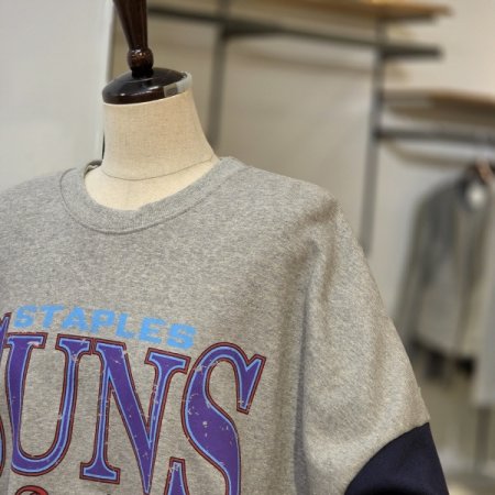 베이스 배색 오버핏 맨투맨