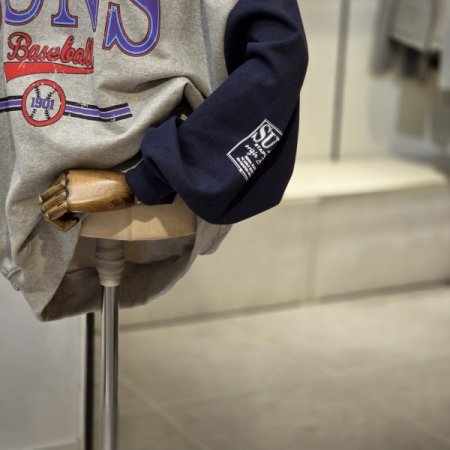 베이스 배색 오버핏 맨투맨