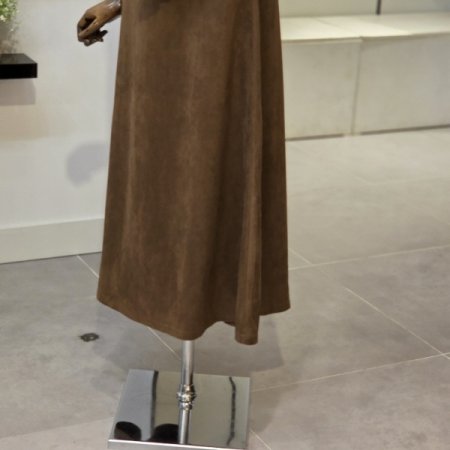 스웨이드 A라인 스커트