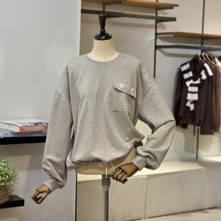 패치포켓 스트링 맨투맨