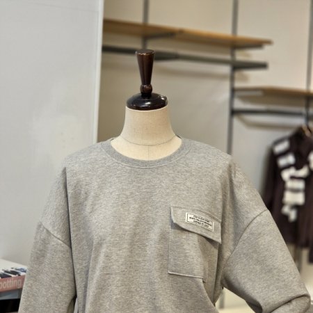 패치포켓 스트링 맨투맨