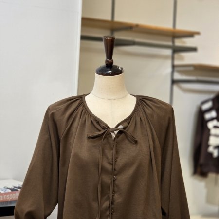 스위치 콩 블라우스