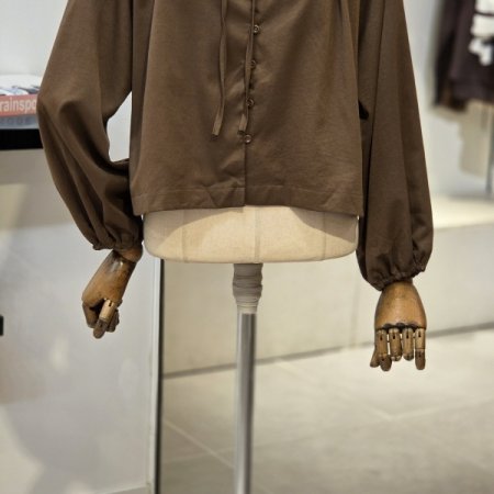 스위치 콩 블라우스