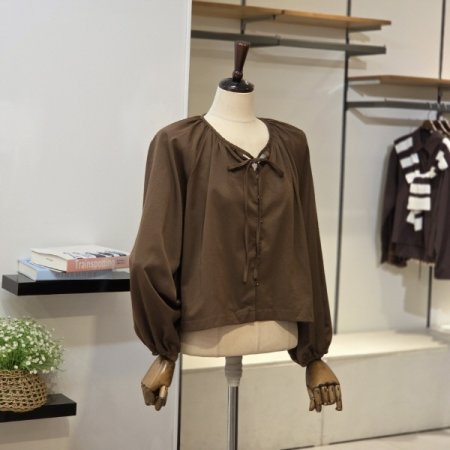 스위치 콩 블라우스