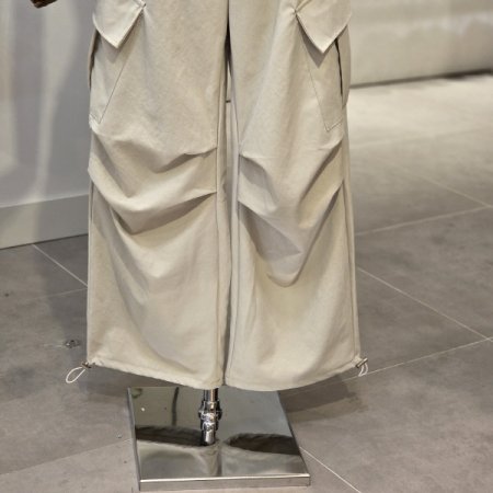 핀턱 포인트 카고 와이드 팬츠