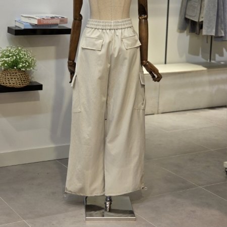 핀턱 포인트 카고 와이드 팬츠