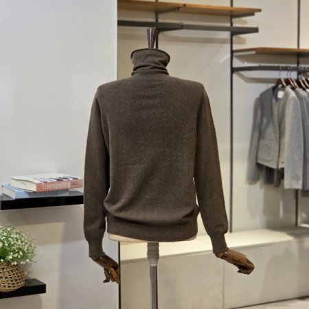 폴라 홀가먼트 니트