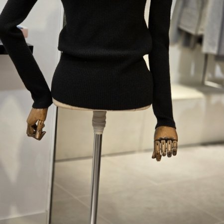 골지 폴라 홀가먼트 니트