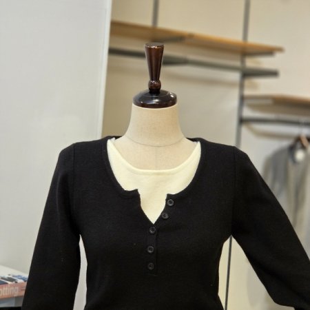 스트링 배색 라운드 니트