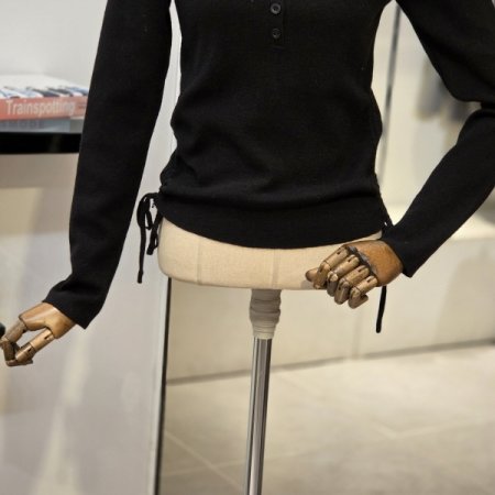 스트링 배색 라운드 니트