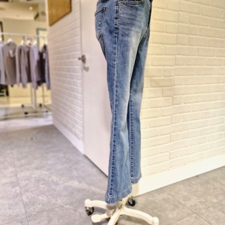 르둘공세미부츠컷데님팬츠