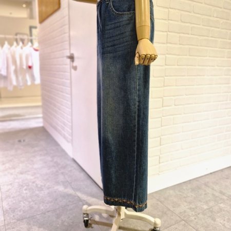 밑단에자수와이드데님팬츠