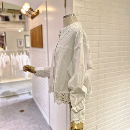 르레이스배색블라우스