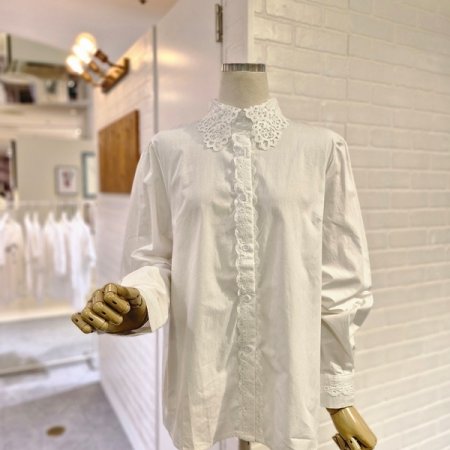 르레이스테잎블라우스