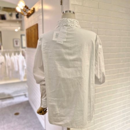 르레이스테잎블라우스