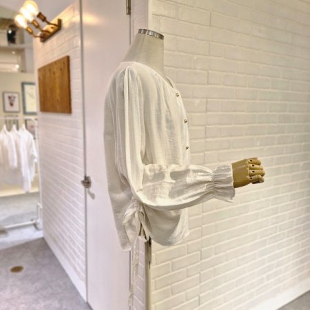 르콩단추블라우스