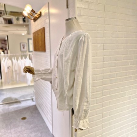 르콩단추블라우스