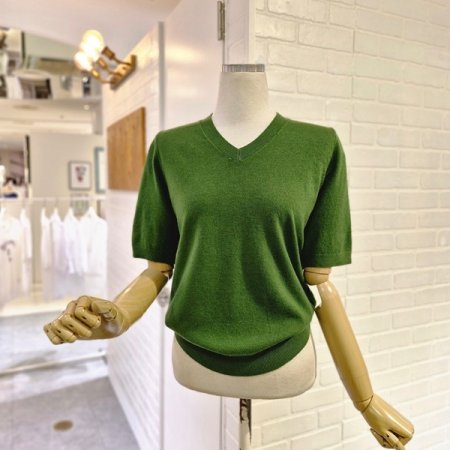 르V넥반소매니트