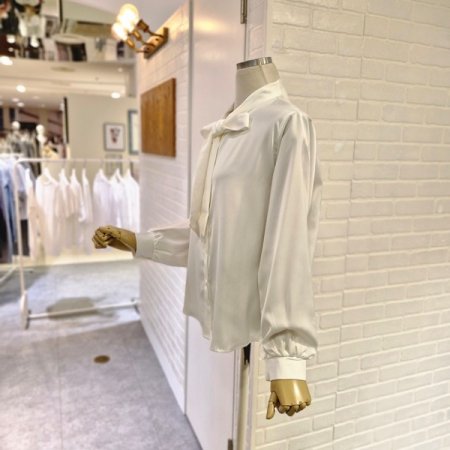 르일타이블라우스