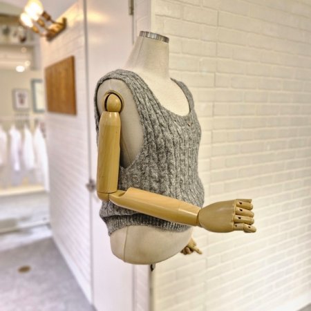 르하트꽈배기조끼