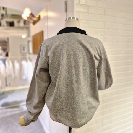 레터링카라지퍼티셔츠