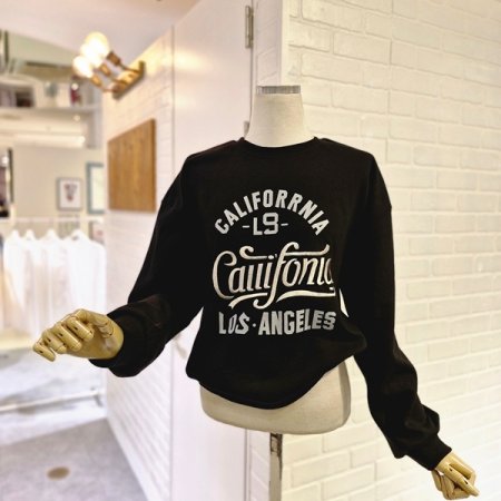 르레터링나맨투맨티셔츠