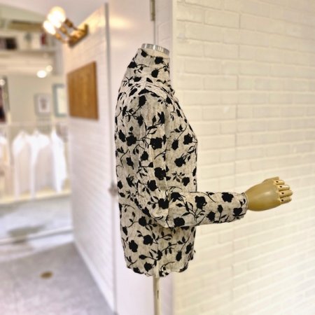 르흑장님블라우스