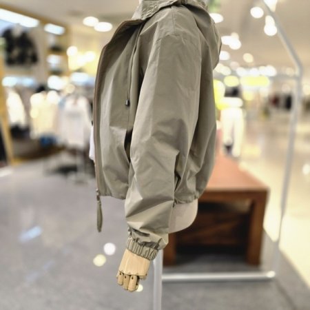 바스락 후드점퍼