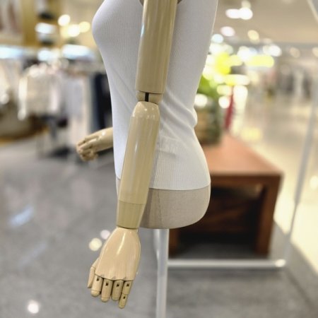 스퀘어넥 민소매니트