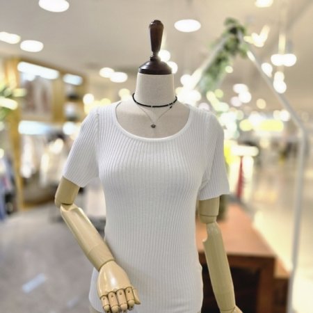 모아골지 스퀘어넥니트티