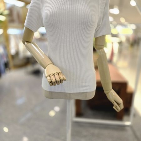 모아골지 스퀘어넥니트티