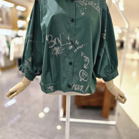 나염퍼프소매 셔링블라우스