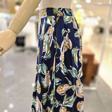 뒷밴딩프린팅 스커트