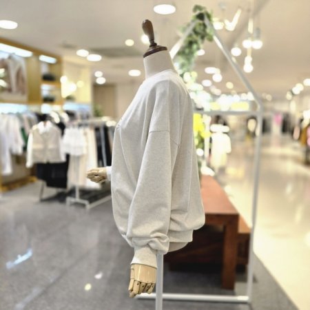 모니카 맨투맨티셔츠