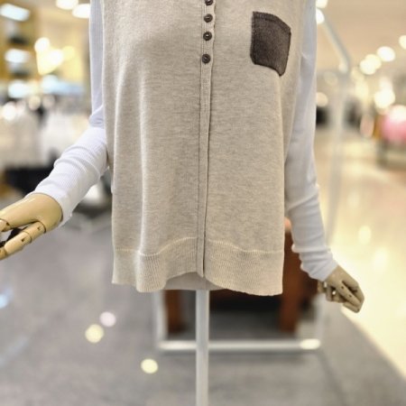 배색단추주머니 조끼