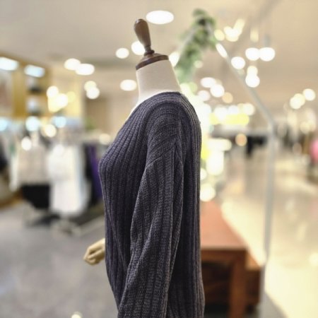 이중브이 니트티