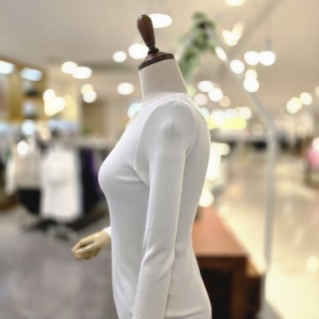 골지브이넥 니트티