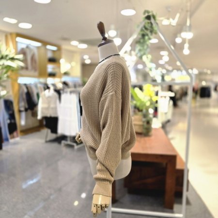 하찌성형크롭V니트