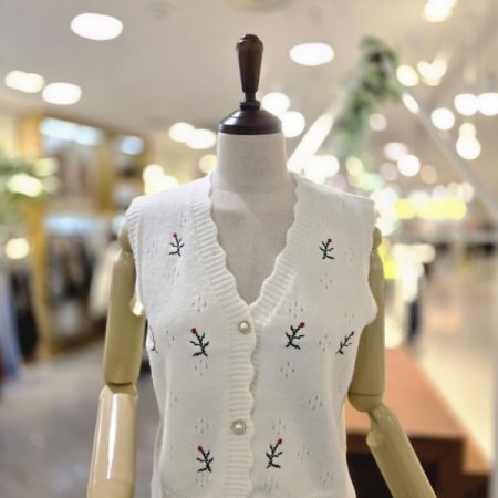 펀칭리프자수조끼