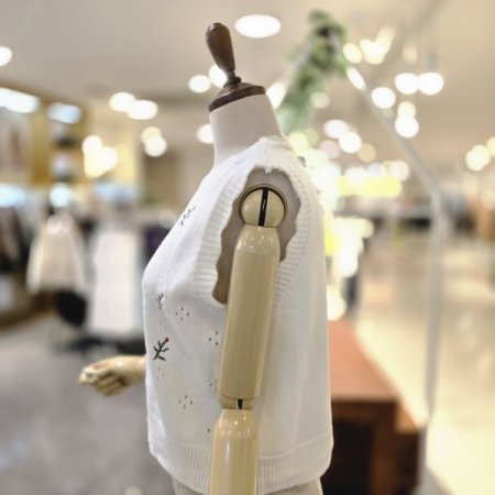 펀칭리프자수조끼