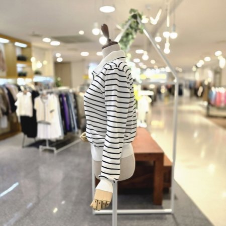 펀칭카라 스트라이프니트