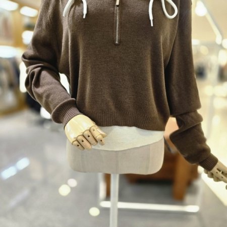 로나나시크롭후드니트