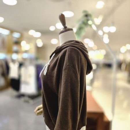 로나나시크롭후드니트