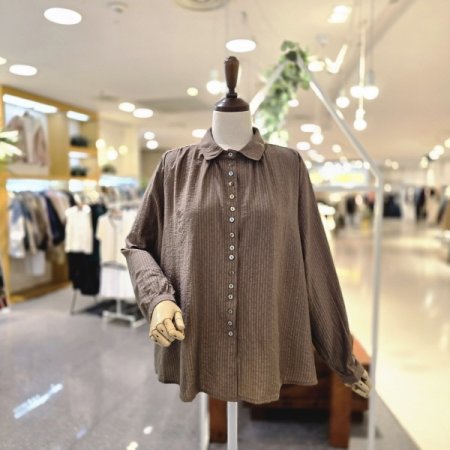 줄단추 블라우스