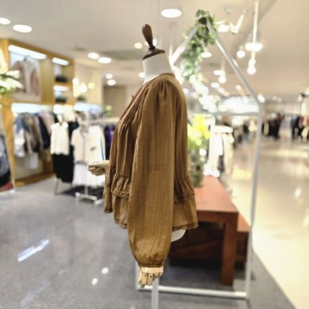 슈가레이스 블라우스