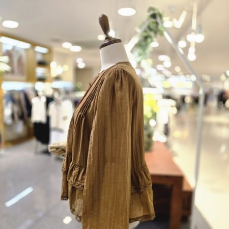 슈가레이스 블라우스